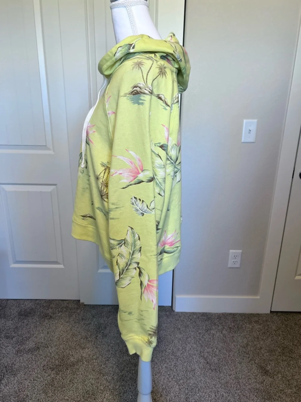 Billabong Yellow Floral Leaf Feather Hawaiian Cropped Hoodie Sweatshirt Medium